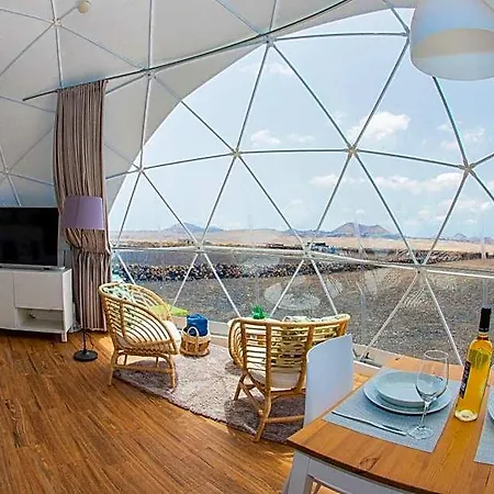 Prázdninový areál Eslanzarote Eco Dome Experience
